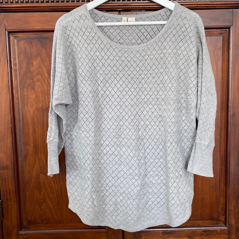 Anthropologie MOTH soft pointelle lattice sweater batwing 3/4 sleeve pale grey